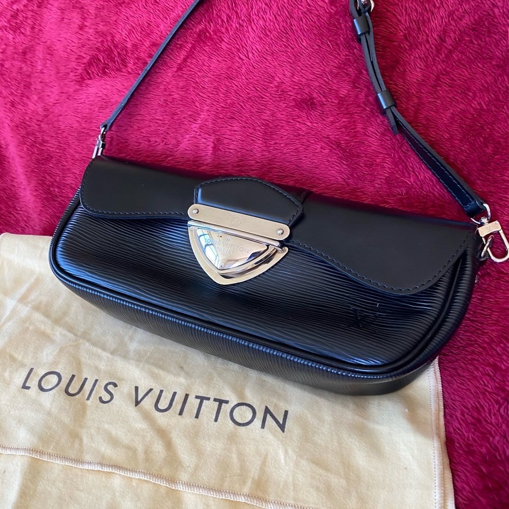 Louis Vuitton Epi Leather shoulder bag